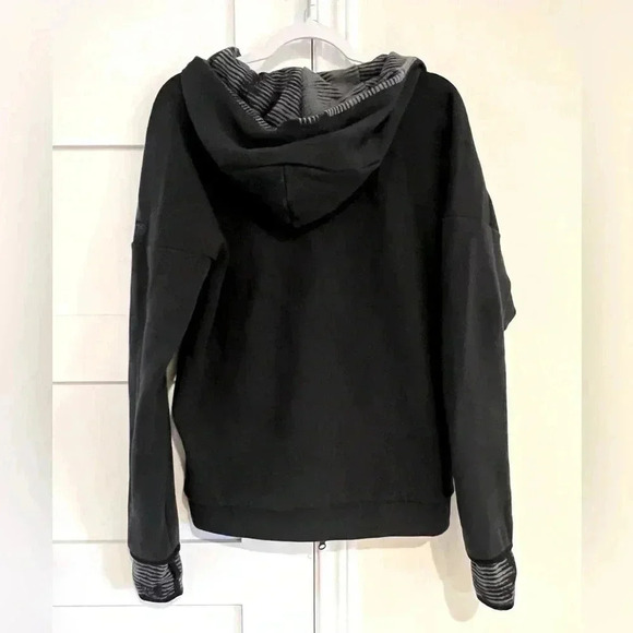 Adidas Black ZNE Hoodie with Gray and Black Striped Lining Size Medium EUC - Picture 5 of 6